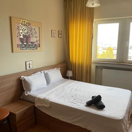 Downtown Studio Apartment Bucureşti Ngoại thất bức ảnh