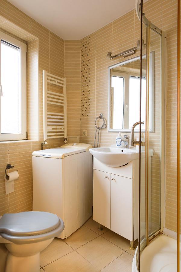 Downtown Studio Apartment Bucureşti Ngoại thất bức ảnh